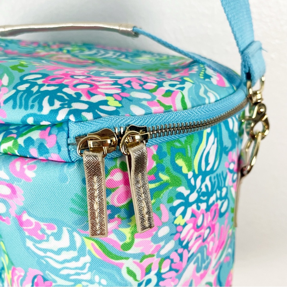 LILLY PULITZER Removable Adjustable Shoulder Strap Zip Closure Insulated Cooler - Picture 2 of 10